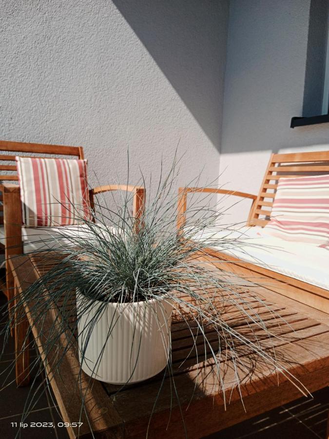 Apartamento Apartament Na Zielonej Z Tarasem Piła Exterior foto